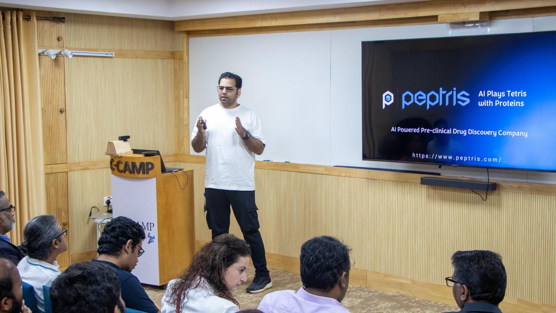 Jitesh interacting with IITM students during their visit to C-CAMP